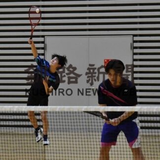 男子曽我・田中組、女子は飯田・松田組が釧根一に　ソフトテニス高校インドア大会_1(2023-03-27)