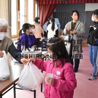 食事や遊びで交流　釧路で出張まなざし食堂(2023-03-28)