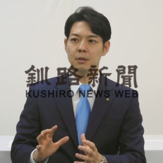 知事選候補に聞く〈上〉鈴木直道氏　環境と経済の好循環を(2023-03-28)