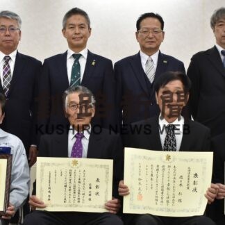 卓越技能者たたえ　道産業貢献賞の佐々木さんら表彰(2023-03-12)