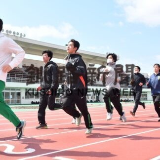 屋外競技場 営業を開始　釧路市民陸上競技場(2023-04-02)