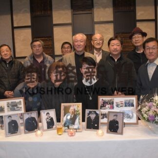 恩師しのび思い出話に花　羅臼知円別中卒業生(2023-04-07)