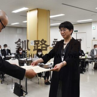 大口さんに道局長表彰　行政相談員８人感謝状(2023-05-31)