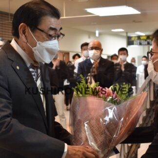 佐藤副町長が退任　行政一筋半世紀(2023-05-14)