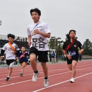 小中生たすきつなぐ　駅伝大会７チームが熱戦(2023-05-29)