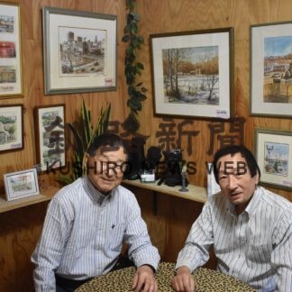 ログハウスで水彩画展　橘釧路支部長(2023-05-23)