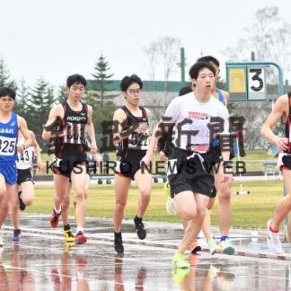 シーズン本番へ力試す　陸上記録会に７１４人(2023-05-02)