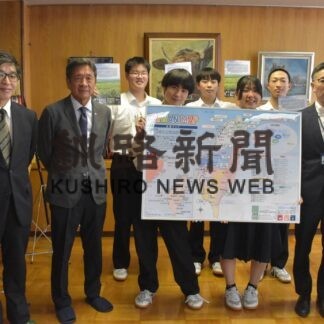 北陽高に地図パネル寄贈　釧路日台親善協会【釧路市】(2023-06-30)