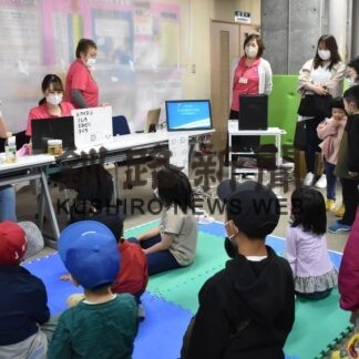 医師ら歯磨き指導　歯の健康フェア【釧路市】(2023-06-05)