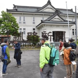 釧路発祥の歴史に触れる　市民らまちなみ散歩楽しむ【釧路市】(2023-06-16)