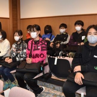 町議会、中西別小児童ら熱心にメモ【別海】(2023-06-22)