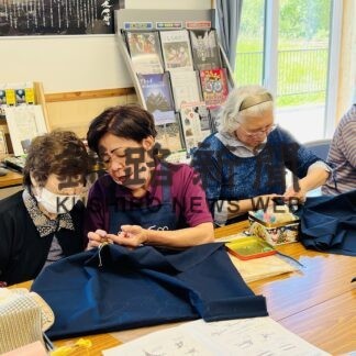 アイヌ文様刺しゅうに挑戦　体験講座始まる【白糠】(2023-06-25)