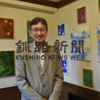 「眼と心」抽象画で表現、林さんのふるさとで初個展【釧路市】(2023-06-17)
