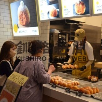 生ドーナツ専門オープン、連日行列　イオン釧路店【釧路町】(2023-06-04)