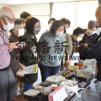 健康体操サークルで防災講座、非常持ち出し袋解説【釧路市】(2023-06-05)