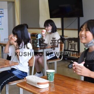 オロナミンＣ題材に地産地消学ぶ　音別小で出前授業【釧路市】(2023-07-23)