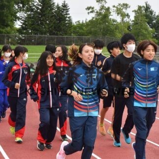 実業団選手から技術学ぶ　東京メトロ女子駅伝部が教室【釧路市】(2023-07-23)