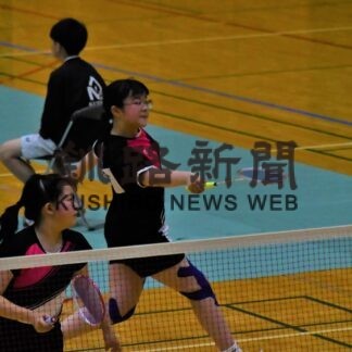 小学生バドミントン、全道目指し　釧根地区大会熱戦【釧路町】(2023-07-18)