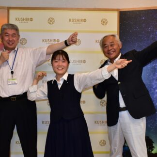 佐藤さん（北陽高）弓道全国へ　役場表敬、活躍誓う【釧路町】(2023-07-31)