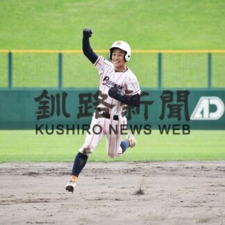 武修館４強逃す　士別翔雲に７―１０　高校野球北大会【旭川】_2(2023-07-17)