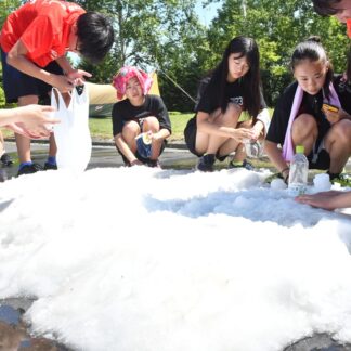 整氷の氷 全道中学陸上会場に配布　釧路市スポーツ振興財団【釧路市】(2023-07-27)