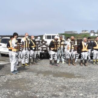 千代ノ浦マリンパークで清掃活動　坂野建設【釧路市】(2023-07-20)