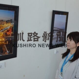 釧路の魅力アピール　空港内で折り紙建築と写真展示【釧路市】_1(2023-07-16)