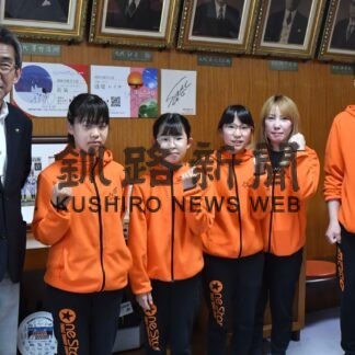 卓球全国大会活躍誓う　ワンスターＴＴＣ３選手が市長表敬【釧路市】(2023-07-07)