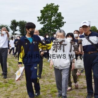 津波想定し校舎に避難　豊川町内会と景雲中が合同訓練【釧路市】(2023-08-20)