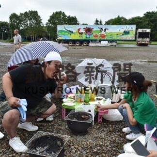 ＢＢＱや乗馬体験楽しむ　４年ぶり虹別地区酪農祭【標茶】(2023-08-26)