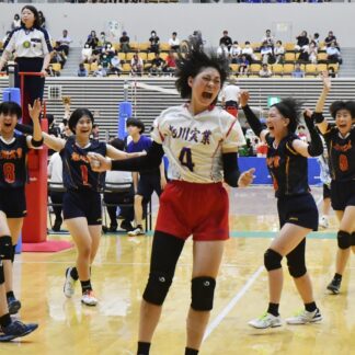 札山の手と旭実、決勝トーナメント進出　インターハイ女子バレー(2023-08-03)