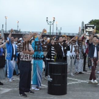 釧路ヒアガーデン 乾杯の音頭で幕開け【釧路市】(2023-08-20)