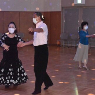 市内サークル会員ら年代さまざまダンスで親睦【根室】(2023-08-07)