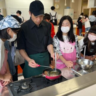 エゾシカ 活用法学ぶ、地産地消釧路ネットが湖畔小で出前授業【釧路市】(2023-08-27)