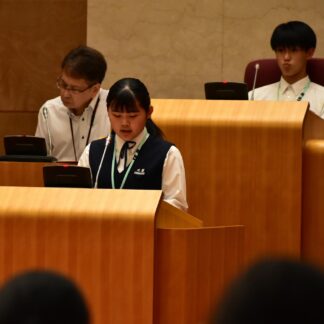 中学生、町の施策に質問　４年ぶり対面で模擬議会【釧路町】(2023-08-04)