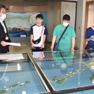 国後島望み思い新た、標津高生が北方領土館見学【標津】(2023-08-06)