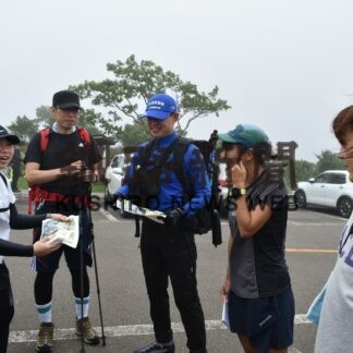 山岳遭難に注意を　摩周岳などで啓発　弟子屈署【弟子屈】(2023-08-22)
