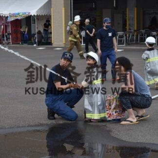 放水や消防車乗車体験　おんべつ消防子ども夏祭り【釧路市】(2023-08-11)