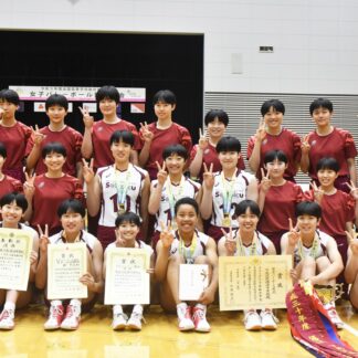 下北沢成徳に栄冠　都市大塩尻に３─０　インターハイ女子バレー【釧路市】(2023-08-06)