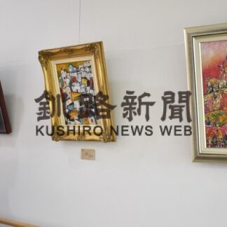 市内街角やカフェ、独特タッチで表現　上林さん油絵展【釧路市】(2023-08-19)