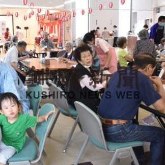 入居者と職員、夏祭り満喫　ときわ台ヒルズ【釧路市】(2023-08-28)