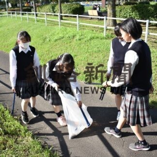 周辺通学路のごみ拾いに汗　釧路商業高【釧路市】(2023-09-21)