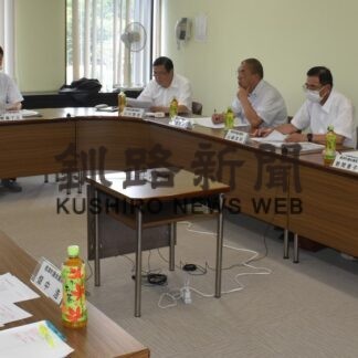 標津町議会活性化へ専門家提言　政策積極提案や議会だより改善【標津】(2023-09-03)