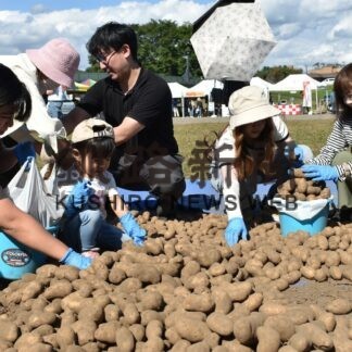 ふるさとまつりで「味覚の秋」満喫【鶴居】(2023-09-30)
