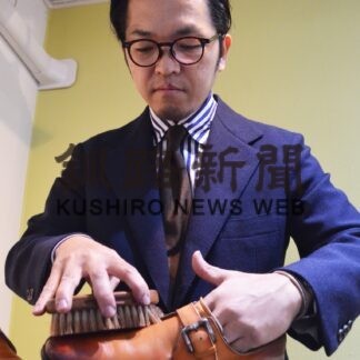 靴磨き世界一、釧路で実演　「一足一足丁寧に」【釧路市】(2023-09-03)