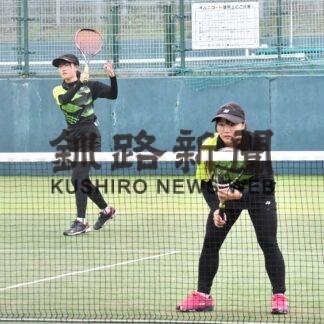 武蔵・小北（釧北陽）が優勝　高校ソフトテニス【釧路】(2023-10-11)