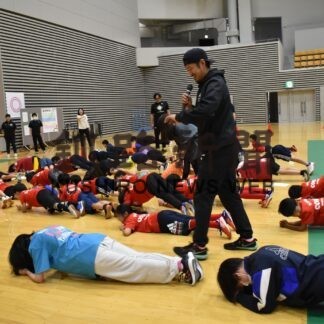 スポーツ通じ友情深める　トレーニングなど手ほどき【釧路市】(2023-10-05)