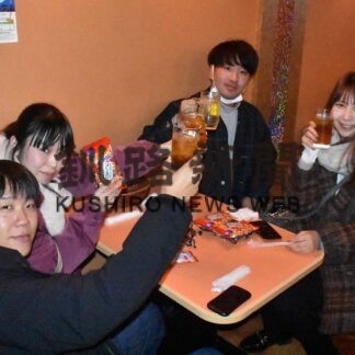 夜の歓楽街　200人満喫　別海ではしご酒大会【別海】(2023-10-29)