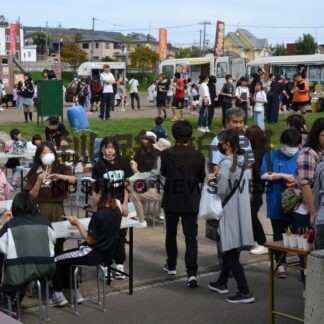 久しぶりの祭りに笑顔　朝陽小ＰＴＡ初のフェス【釧路市】(2023-10-03)