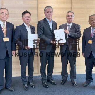 「根室市選挙区」維持を　トップ３者、道議会に要望【札幌】(2023-10-03)